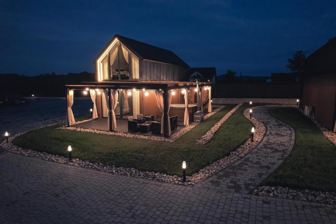 Village Resort Sauna & Jacuzzi & Netflix Tworkowa Екстериор снимка