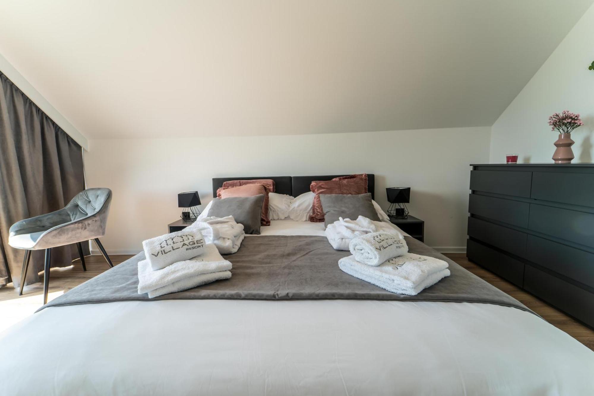 Village Resort Sauna & Jacuzzi & Netflix Tworkowa Стая снимка