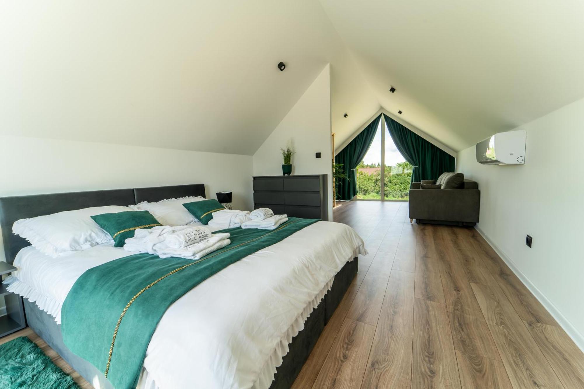 Village Resort Sauna & Jacuzzi & Netflix Tworkowa Стая снимка